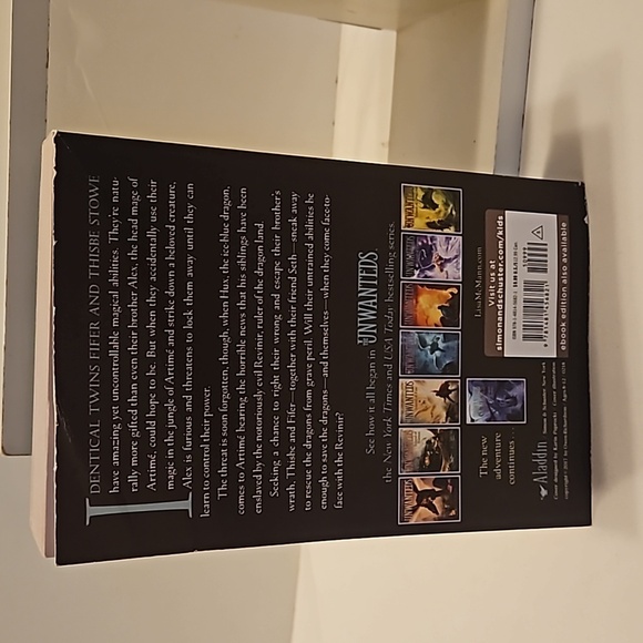 The Unwanted Quest Dragon Captives Lisa McMann Pre-owned condition Children's - Picture 4 of 17